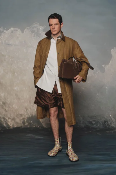 Look 3